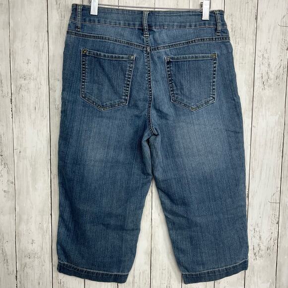 Sonoma Modern Fit Medium Wash Side Stitch Embroidery Cropped Capri Jeans 8 - Picture 2 of 10